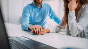 5-Telltale-Signs-of-Cheating-During-Business-Trips